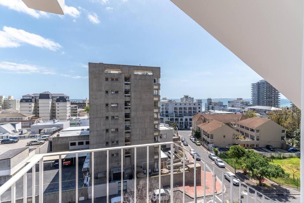 Apartment Cosy 1-bedroom Unit In Seapoint